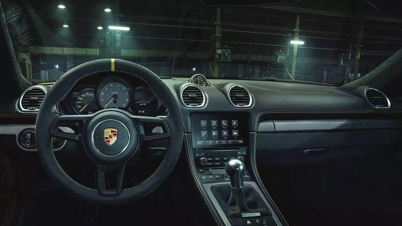 Motore interni Porsche 718